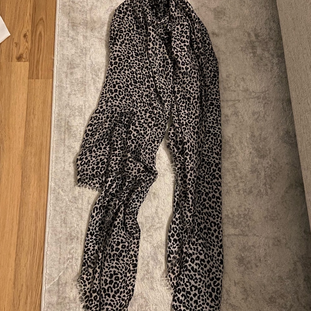 Ann Taylor Leopard Print Scarf
